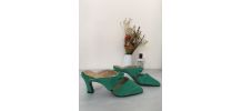 Escarpins type mules vintage en daim vert