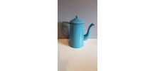 cafetière émaillée bleu clair vintage