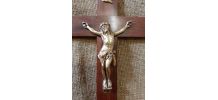 Crucifix mural bois et laiton