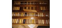 coffret avec tous les essences des bois d"afrique