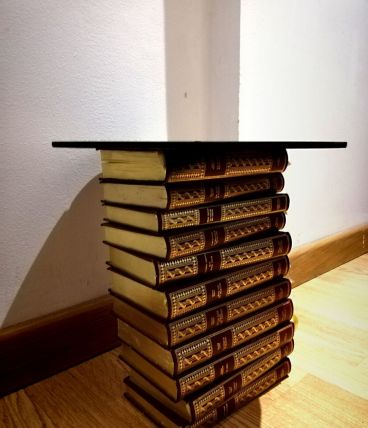 Table appoint anciens livres reliures