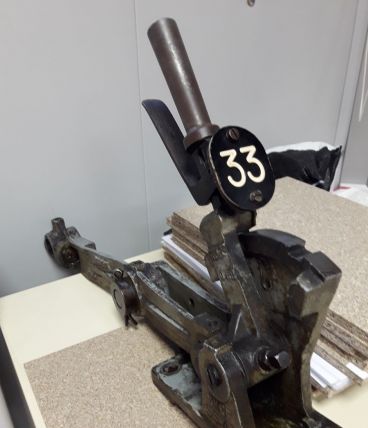 Ancien levier d'aiguillage sncf datant de  1936