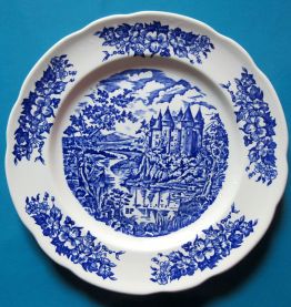 1 assiette plate Station BP en porcelaine vintage 70 