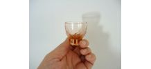 Lot de 6 verres anciens à digestif, verre pressé rose