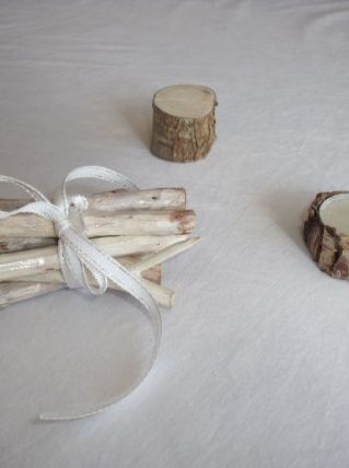 portes couteaux en bois peint, bougie et porte carte