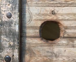 Table basse « trou »