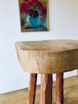 Tabouret ancien en bois brut