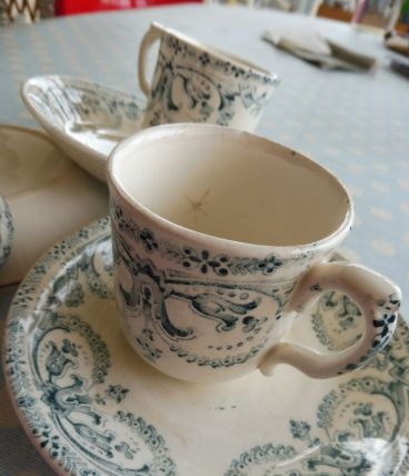 Guirlande Ensemble 3 tasses /3 soucoupes faïence anciennes