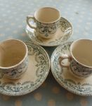 Guirlande Ensemble 3 tasses /3 soucoupes faïence anciennes