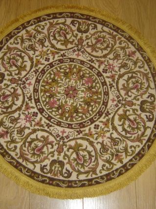 ancien petit tapis napperon descente de lit