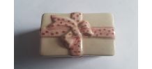 Boite en porcelaine  décor noeud rose
