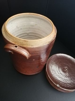 Pot en gres