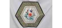 napperon avec broderie sur tissu hexagonal