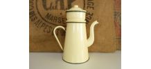 Cafetière ancienne en tôle émaillée jaune pastel