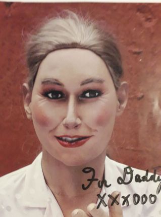 Photo Guignol de l'Info dedicacée  Ivanka Trump