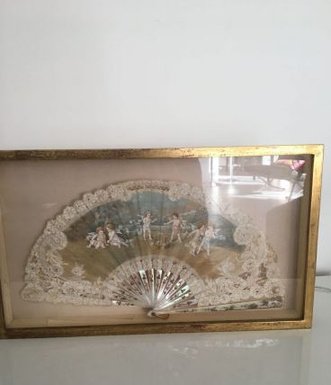eventail du XIX , monture nacre et passementerie ajourée