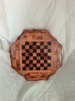 TABLE D ECHEC AVEC TIROIR ET SANS PIED
