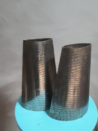 vases metal argente peau de reptile 1970 