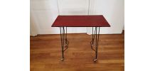 Desserte en formica rouge 