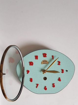 pendule murale verte formica marque FFR MORBIER 