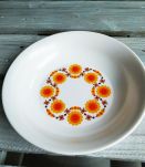 Plat de service, plat creux vintage Arcopal, modèle "Soleil"