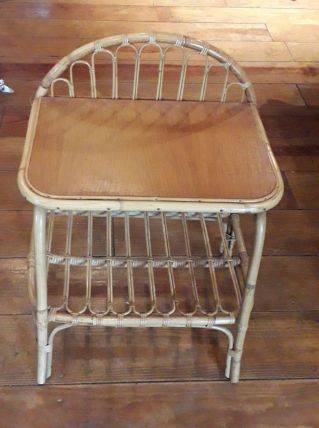 Petite table de chevet en rotin 