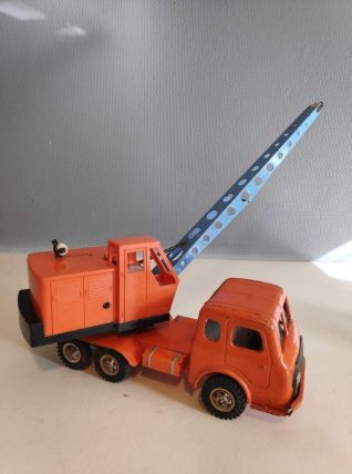 camion grue ancien en töle cabine en plastique