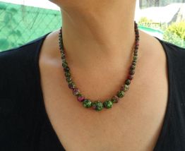 collier pierre rubis zoisite