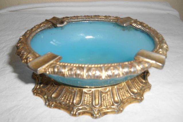 ancien cendrier en régule et verre