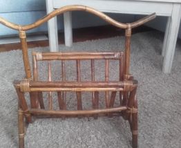 Porte revue rotin