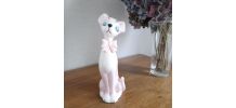 Élégant chat rose 
