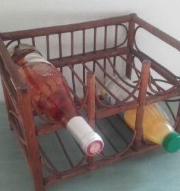 Porte bouteilles vintage en rotin