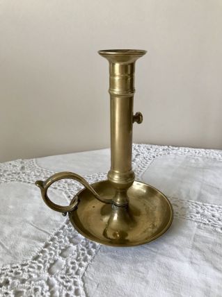 Bougeoir ancien en laiton 
