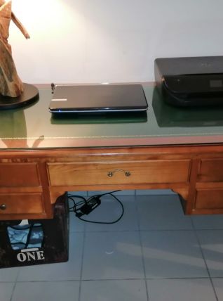 Très beau bureau merisier dessus cuir 