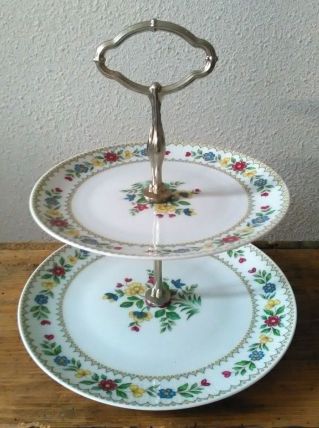 Joli serviteur à gourmandises en porcelaine