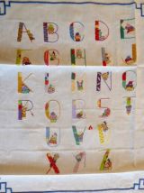 Abécédaire en coton brodé à la main 37 x 46 cm, à encadrer