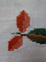 Nappe brodée à la main 143 x 146 cm, 6 serviettes 43 x 43 c 