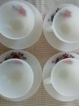 Tasses arcopal "fraises"