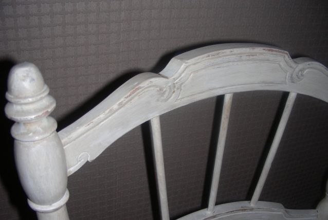 Chaise prie-dieu patinée style shabby