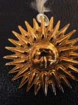Broche-pendentif Hélios, bronze plaqué or, Musée du Louvre
