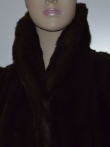 Manteau imitation fourrure marron avec grand col T.40