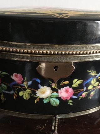 boîte à bijoux en porcelaine style Empire