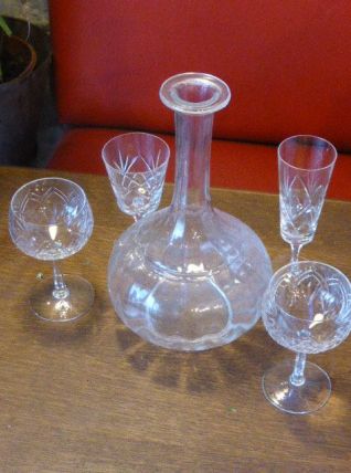 Service de table carafe et de 4 verres ciselés vintage