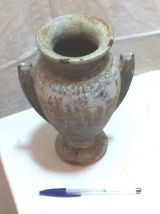 Paire de vases en fonte