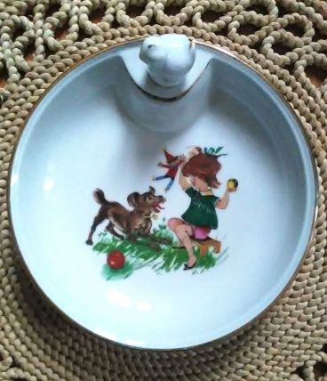 Ancienne assiette "maintien au chaud" en porcelaine fine