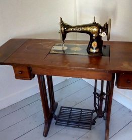 ANCIENNE MACHINE A COUDRE SINGER 1920