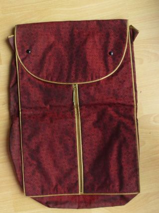 housse de protection chemisette en voyage - rouge