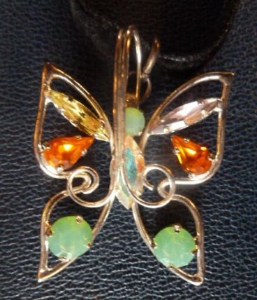 Pendentif "papillon" en métal et cristal, Daniel Swarovski