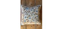 Housse coussin brodé main petit-point, pure laine DMC 42x42