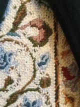 Housse coussin brodé main petit-point, pure laine DMC 42x42